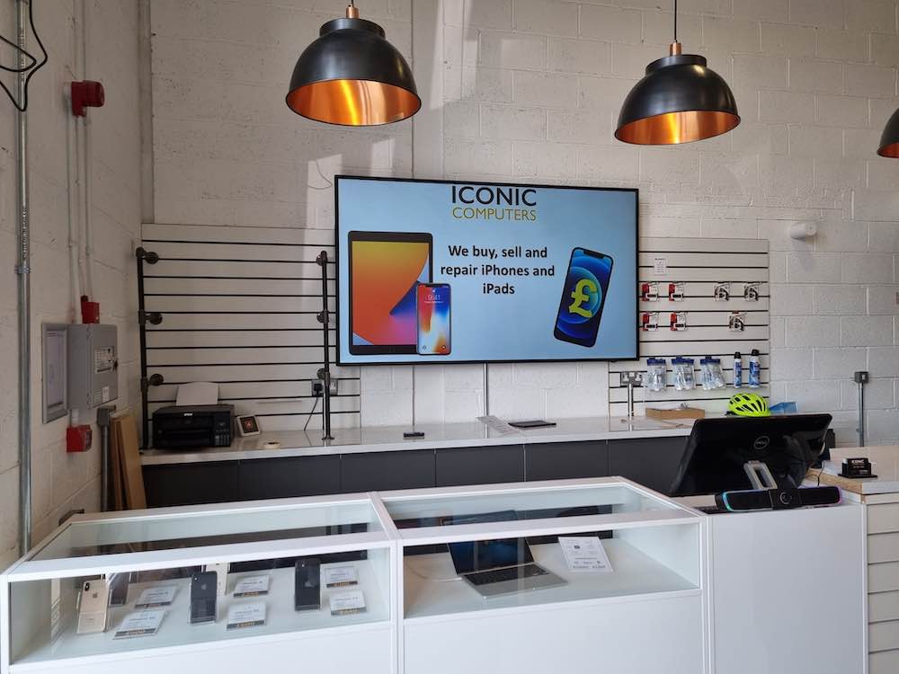 4k large format screen in retail store